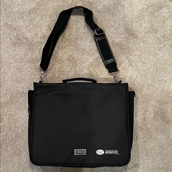 Creative Memories Handbags - Creative Memories Black Expandable Tote Bag